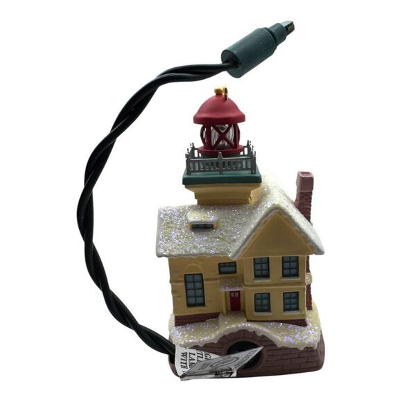 Hallmark Keepsake Magic Ornament 2004 Lighthouse Greetings With Light & Sound - Picture 3 of 5